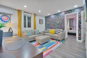 Vacay Spot Wynwood Artful Oasis 2 BBQs Patio vibes, Prime LOC! 6 blocks away from Bars, Nite Clubs, Res, Shops